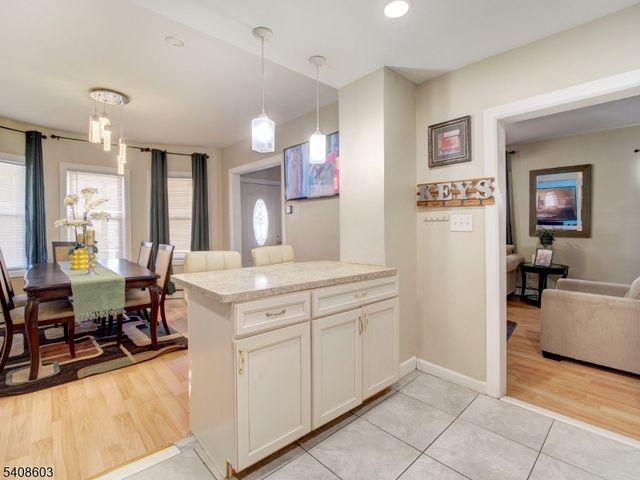 238 E 8Th Ave, Roselle Boro, NJ 07203