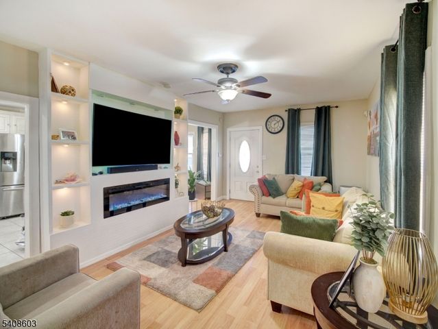 238 E 8Th Ave, Roselle Boro, NJ 07203