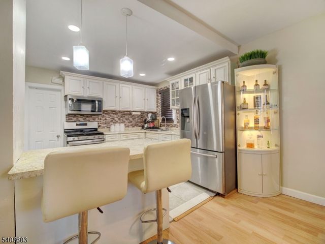 238 E 8Th Ave, Roselle Boro, NJ 07203