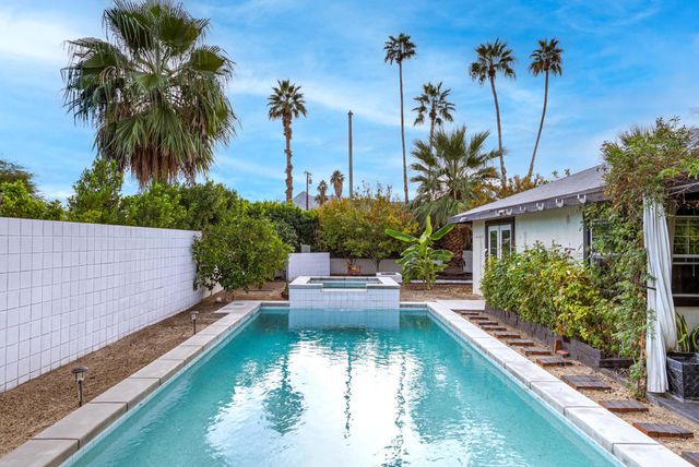 3882 E Sunny Dunes Road, Palm Springs, CA 92264