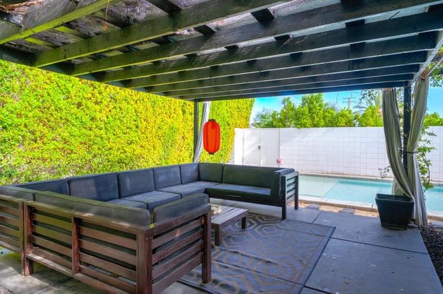 3882 E Sunny Dunes Road, Palm Springs, CA 92264