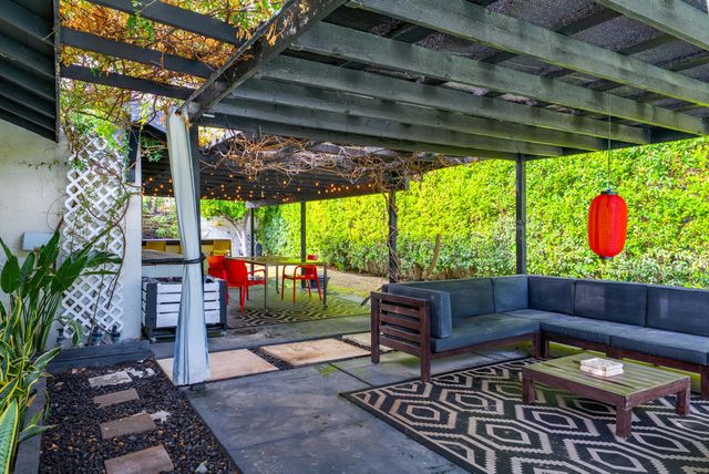 3882 E Sunny Dunes Road, Palm Springs, CA 92264