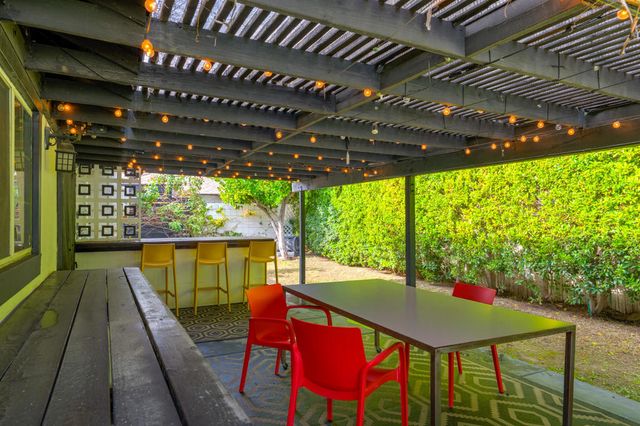 3882 E Sunny Dunes Road, Palm Springs, CA 92264