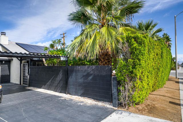 3882 E Sunny Dunes Road, Palm Springs, CA 92264