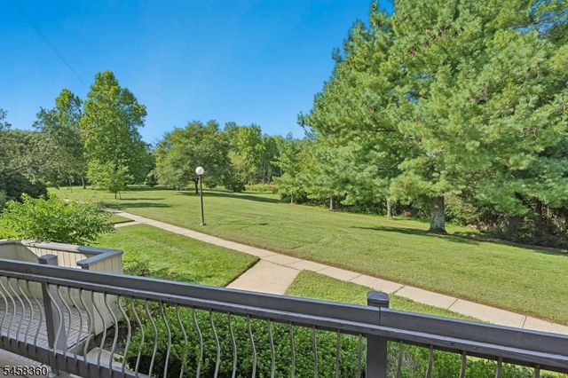 9 Brook St, Franklin Twp., NJ 08873
