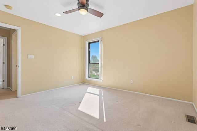 9 Brook St, Franklin Twp., NJ 08873