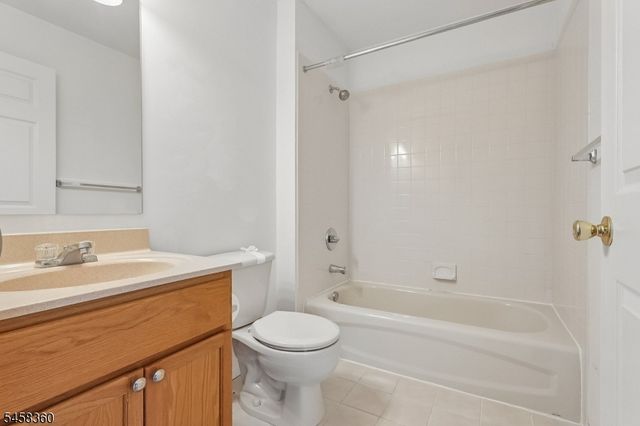9 Brook St, Franklin Twp., NJ 08873