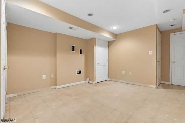 9 Brook St, Franklin Twp., NJ 08873