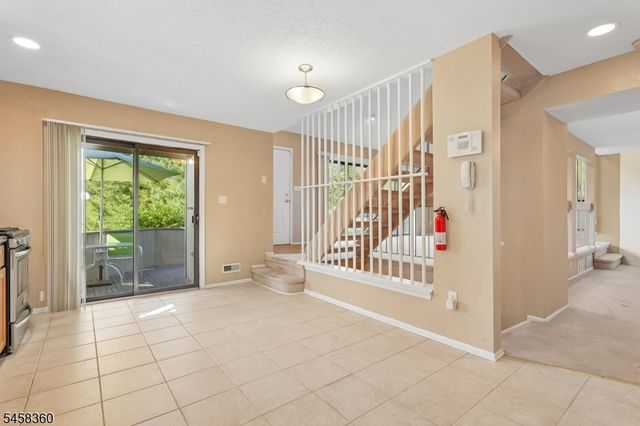 9 Brook St, Franklin Twp., NJ 08873