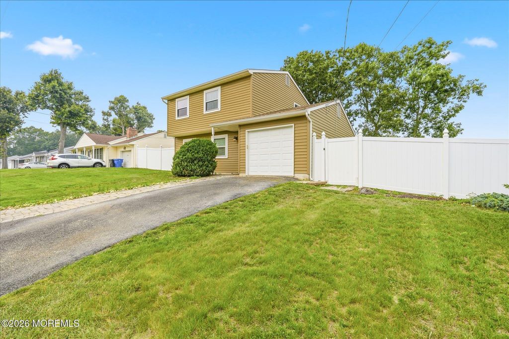 1948 Teakwood Road, Toms River, NJ 08753