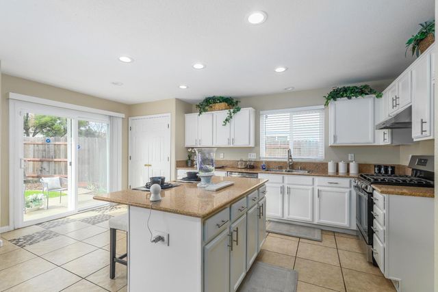 3355 Calla Lily Way, Sacramento, CA 95833