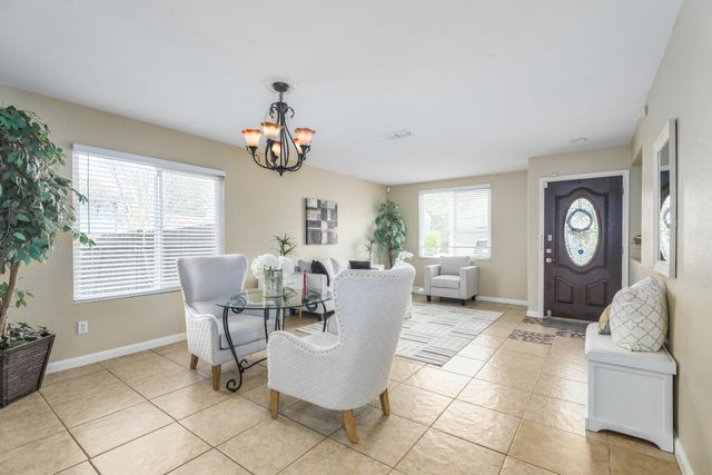 3355 Calla Lily Way, Sacramento, CA 95833