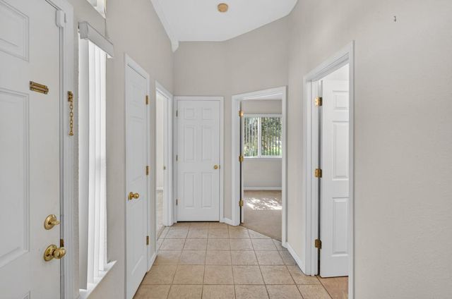 2395 Cayman Dr, Lodi, CA 95240