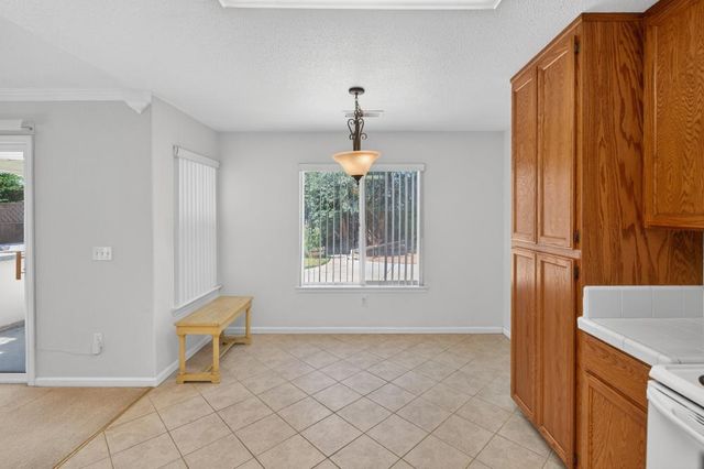 2395 Cayman Dr, Lodi, CA 95240