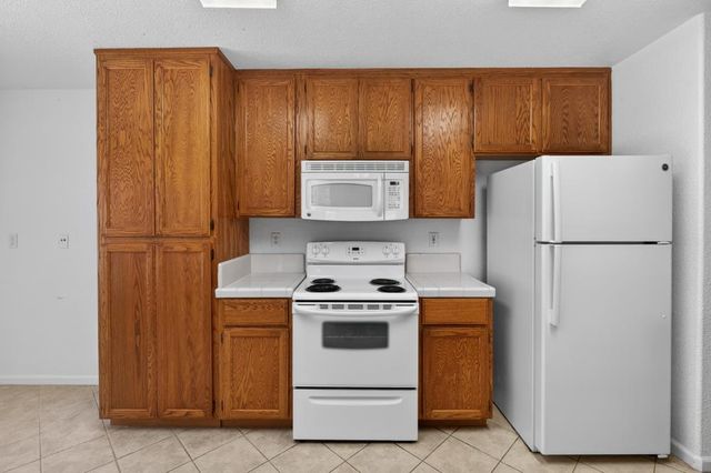 2395 Cayman Dr, Lodi, CA 95240