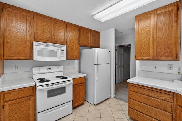 2395 Cayman Dr, Lodi, CA 95240