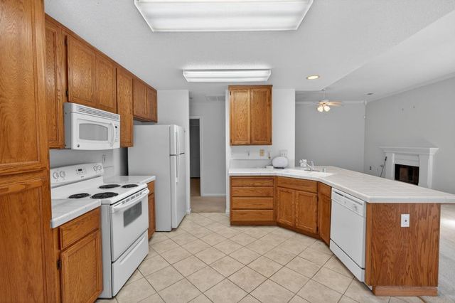 2395 Cayman Dr, Lodi, CA 95240