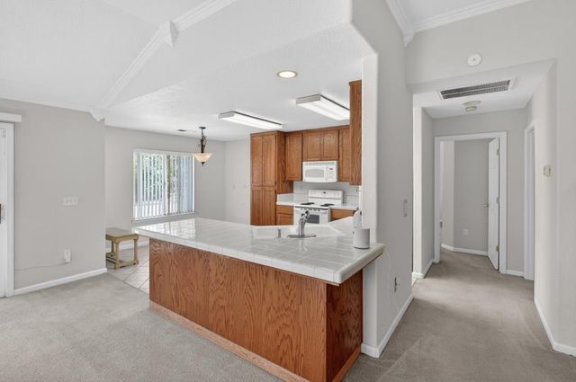 2395 Cayman Dr, Lodi, CA 95240