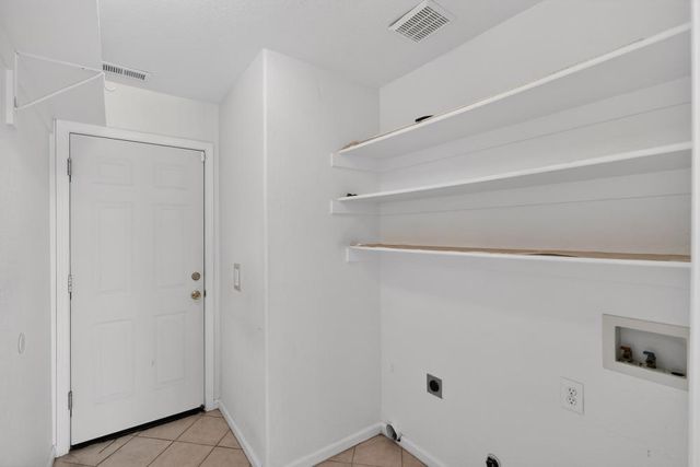 2395 Cayman Dr, Lodi, CA 95240