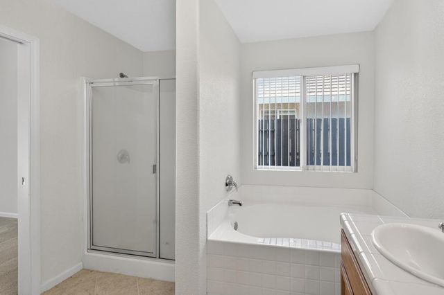 2395 Cayman Dr, Lodi, CA 95240