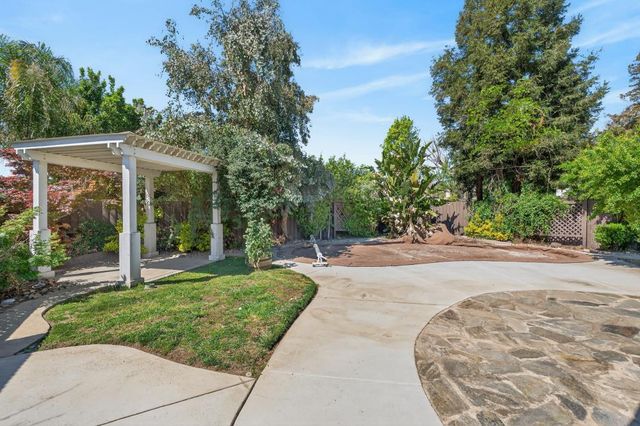 2395 Cayman Dr, Lodi, CA 95240