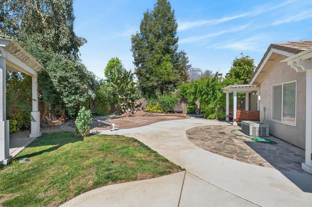 2395 Cayman Dr, Lodi, CA 95240