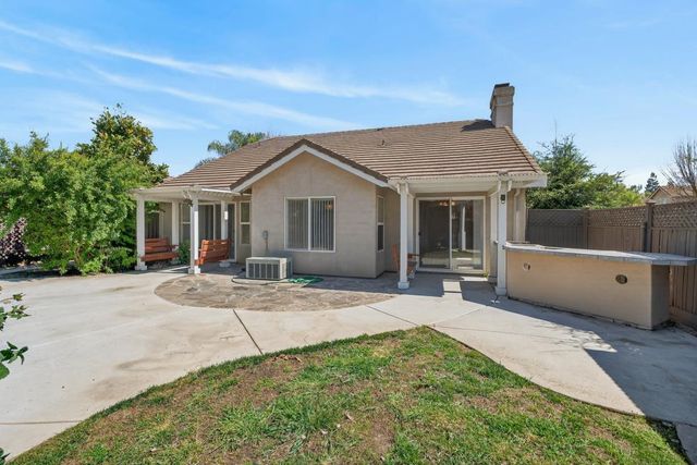 2395 Cayman Dr, Lodi, CA 95240
