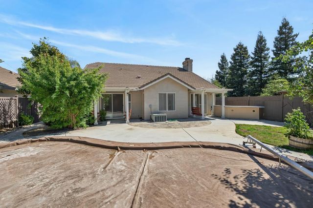 2395 Cayman Dr, Lodi, CA 95240