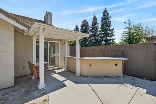 2395 Cayman Dr, Lodi, CA 95240