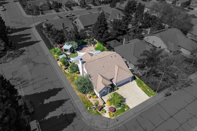 2395 Cayman Dr, Lodi, CA 95240