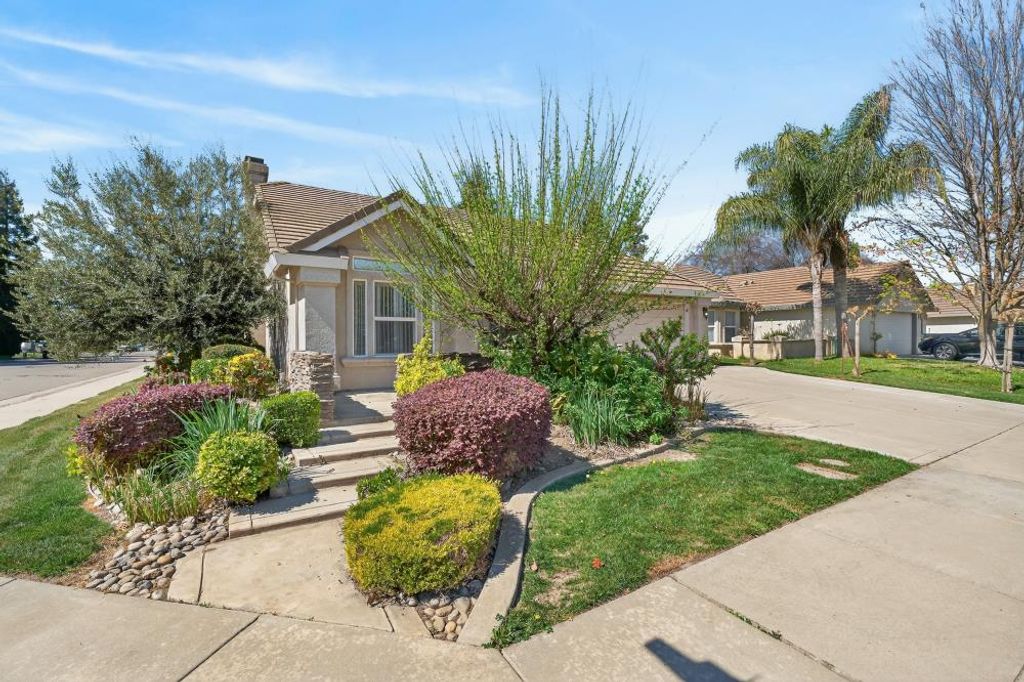 2395 Cayman Dr, Lodi, CA 95240