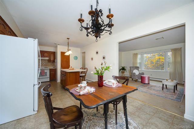 13 Chestnut Street, Red Hook, NY 12571