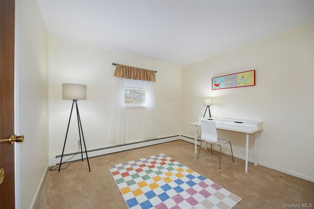 13 Chestnut Street, Red Hook, NY 12571