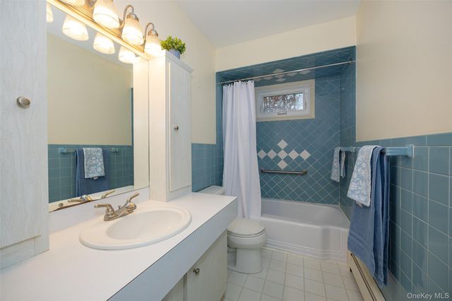 13 Chestnut Street, Red Hook, NY 12571