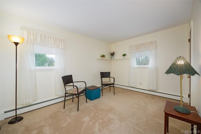 13 Chestnut Street, Red Hook, NY 12571