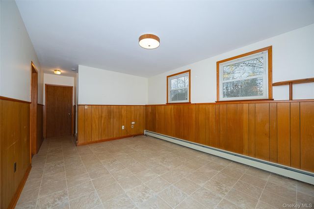 13 Chestnut Street, Red Hook, NY 12571