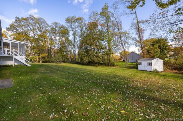 13 Chestnut Street, Red Hook, NY 12571