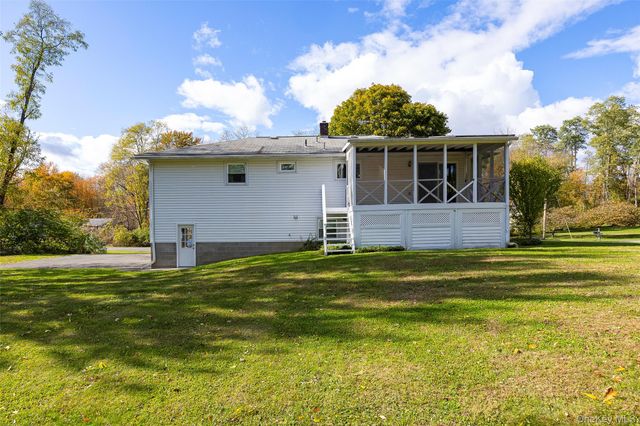 13 Chestnut Street, Red Hook, NY 12571