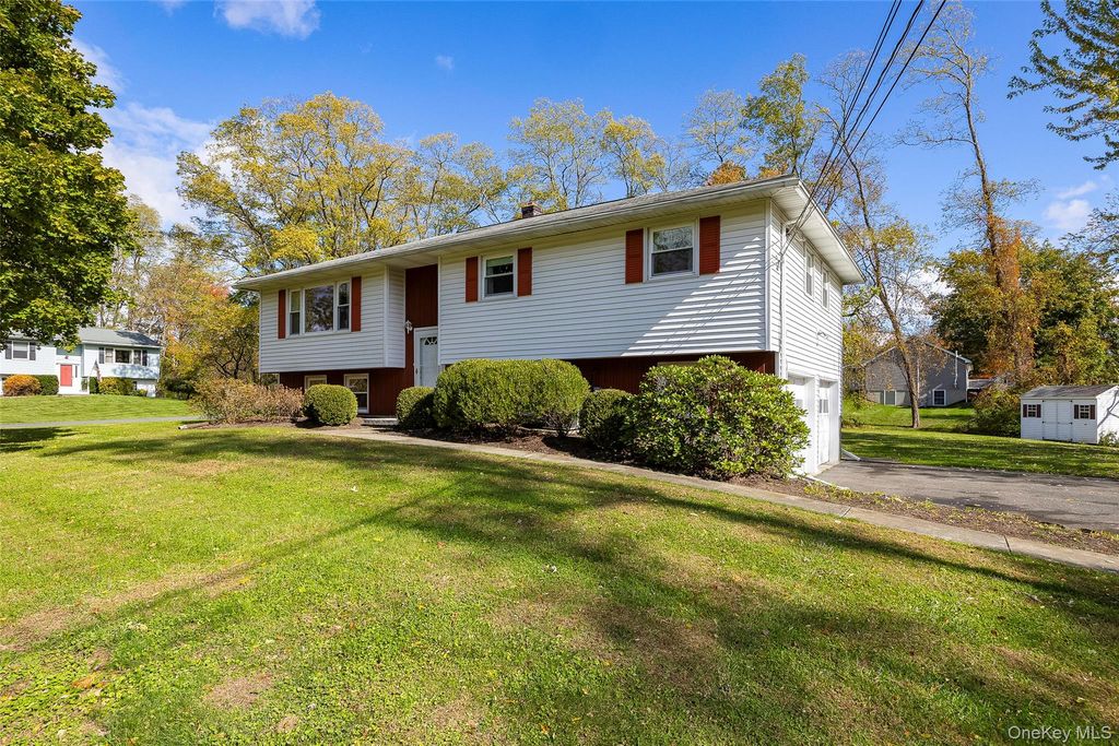 13 Chestnut Street, Red Hook, NY 12571