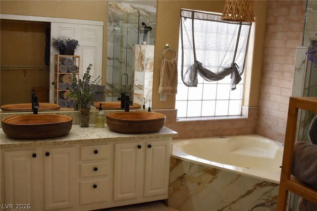 8205 Lucky Charm Court, Las Vegas, NV 89149