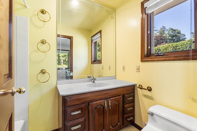 9 Jim Ash Rd, Palmer, MA 01069