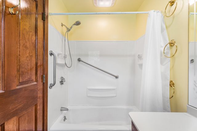 9 Jim Ash Rd, Palmer, MA 01069
