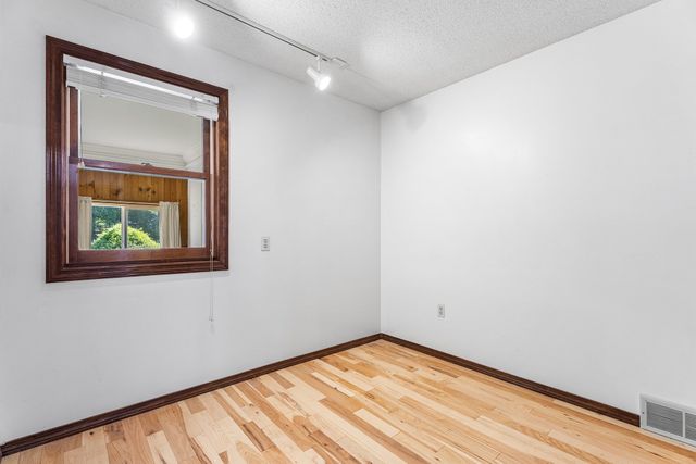 9 Jim Ash Rd, Palmer, MA 01069
