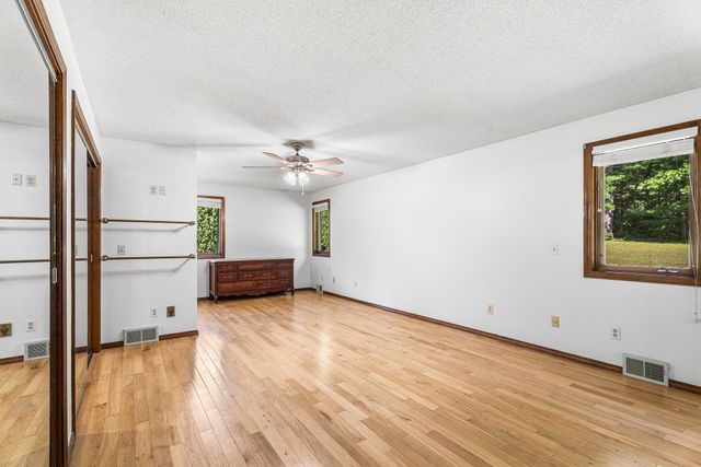 9 Jim Ash Rd, Palmer, MA 01069