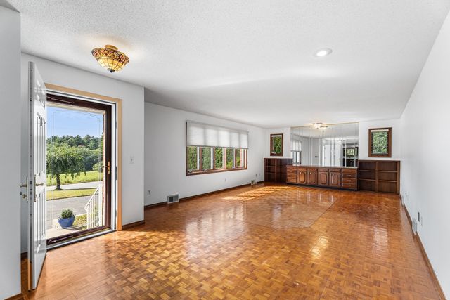 9 Jim Ash Rd, Palmer, MA 01069