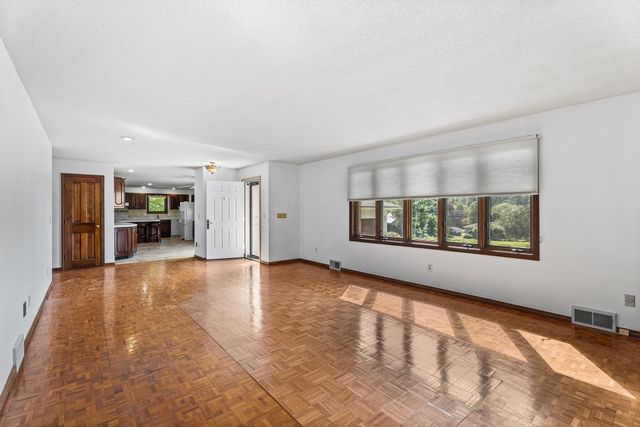 9 Jim Ash Rd, Palmer, MA 01069
