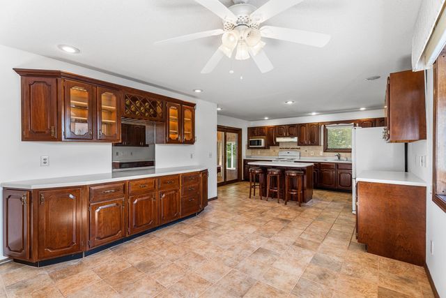 9 Jim Ash Rd, Palmer, MA 01069