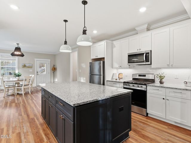 129 E Chestnut Avenue, Wake Forest, NC 27587