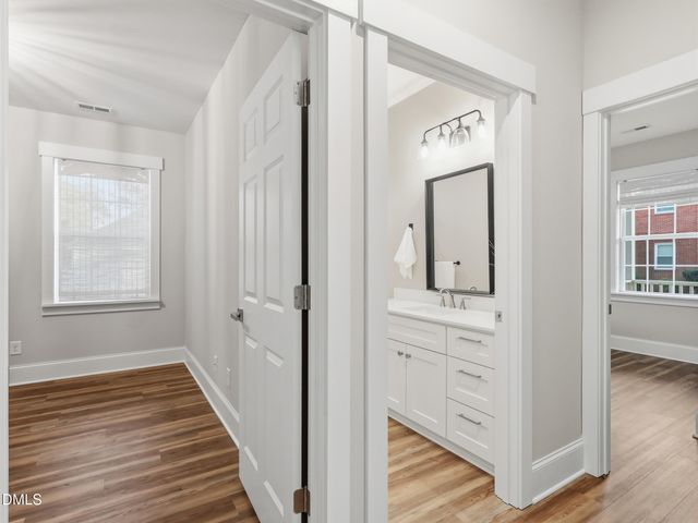 129 E Chestnut Avenue, Wake Forest, NC 27587