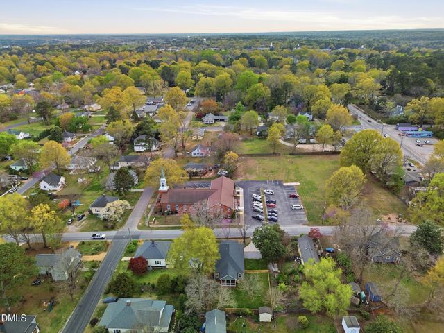 129 E Chestnut Avenue, Wake Forest, NC 27587